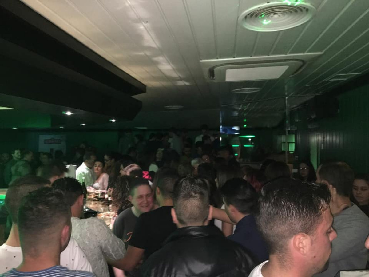 pubchapas001002.jpg